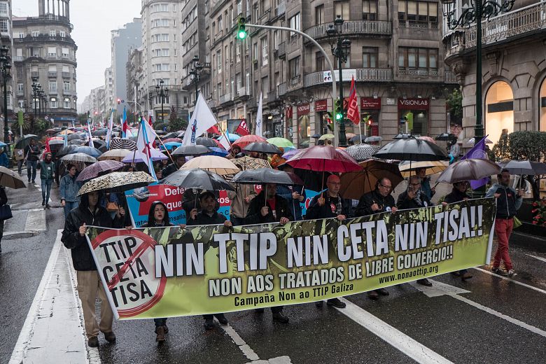 2016-10-15ConcentracionTTIPVigo 06.jpg